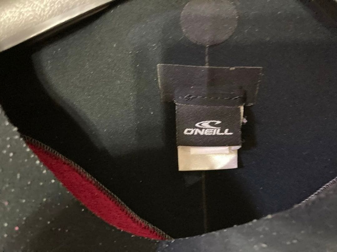 [シーズン最終価格] O'Neill セミドライウェットスーツ