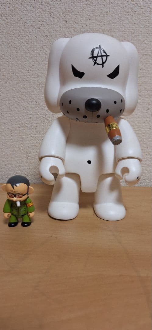 kozik QEE toy2r レア おまけスモーキンバニー１体