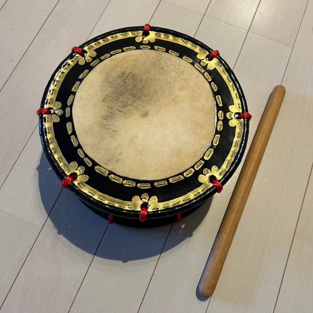 小太鼓 黒・金・赤 バチ付き　エイサー　和太鼓