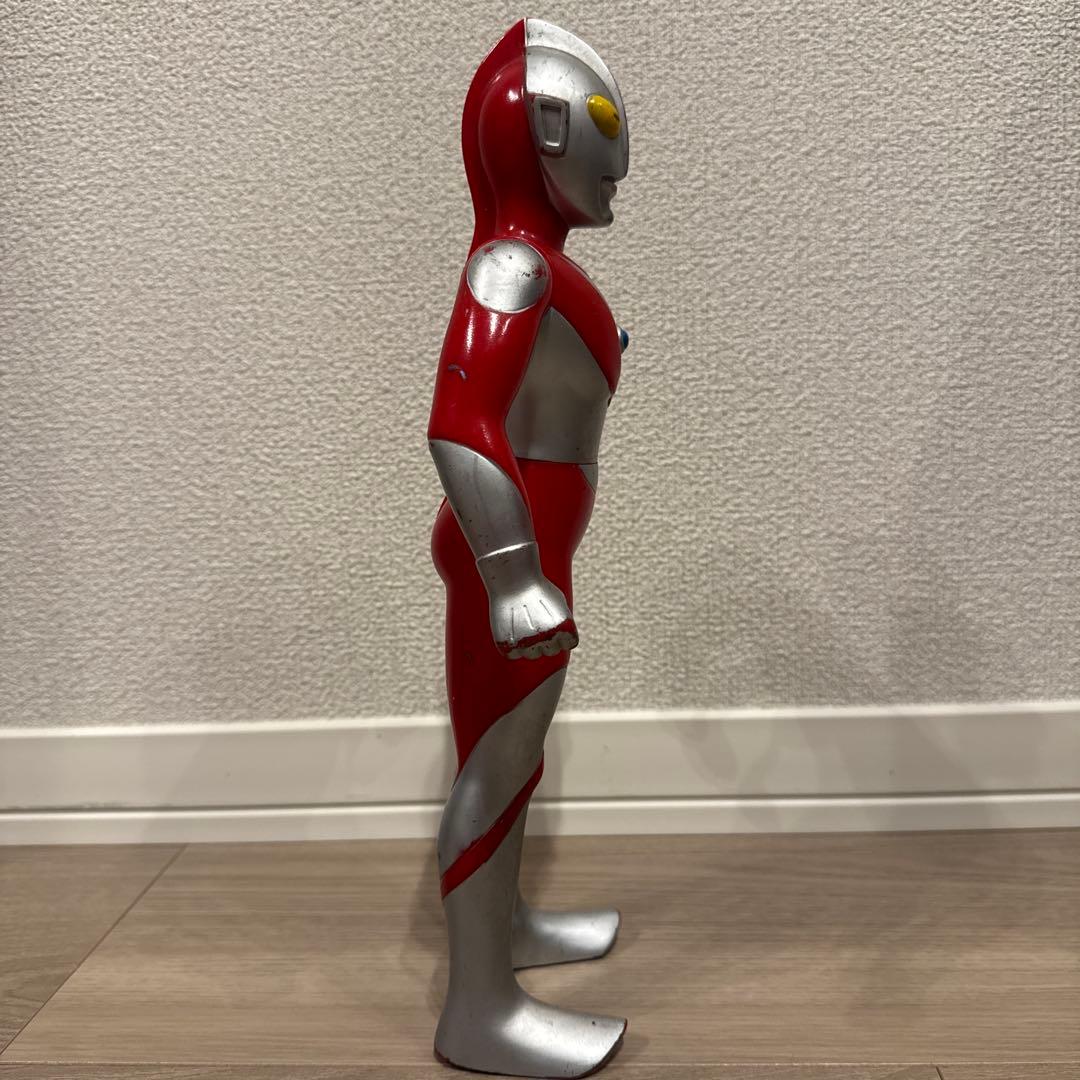 バンダイ　1984限定版ウルトラマン　ビッグソフビ　自立します。