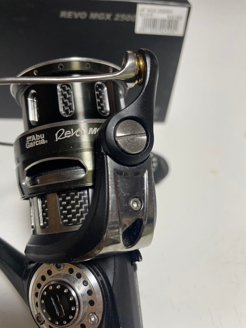 Abu Garcia REVO MGX 2500 SHスピニングリール