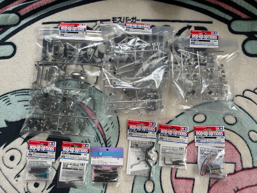タミヤ 1/8 トリプルホイール デュアルライダー (セット内容は写真で確認)