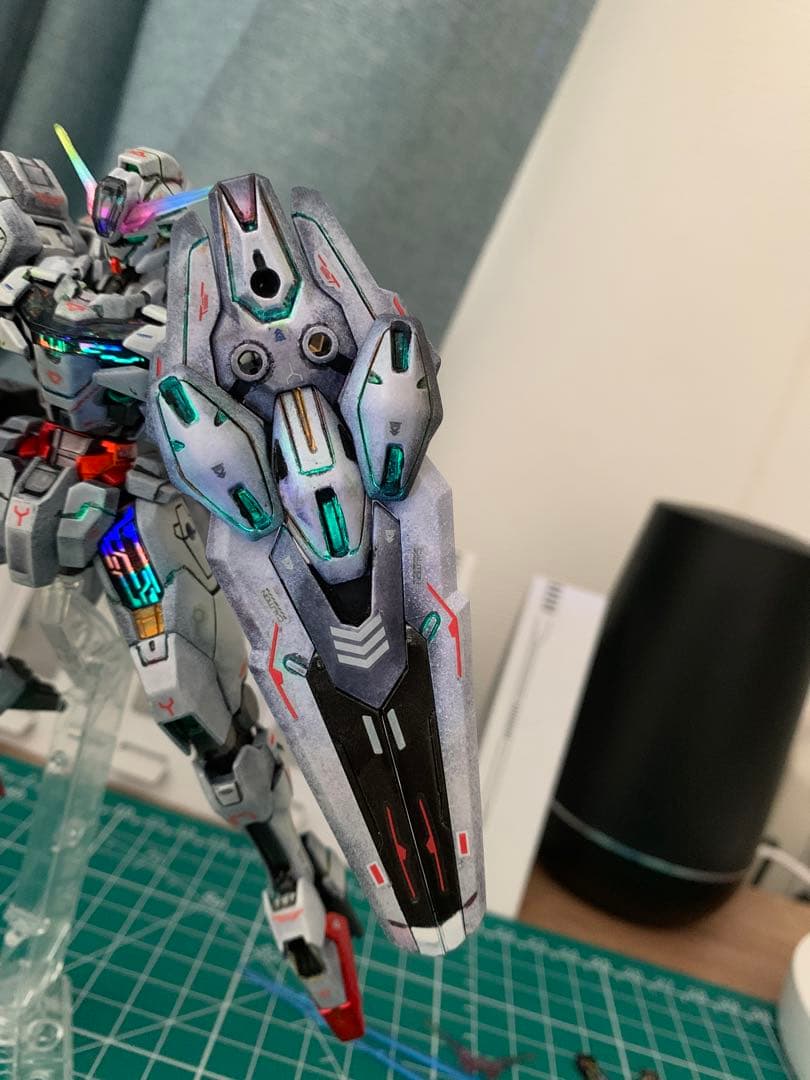 B*d様 HG ガンダムキャリバーン　リアル全塗装・ブラックライト発光仕様