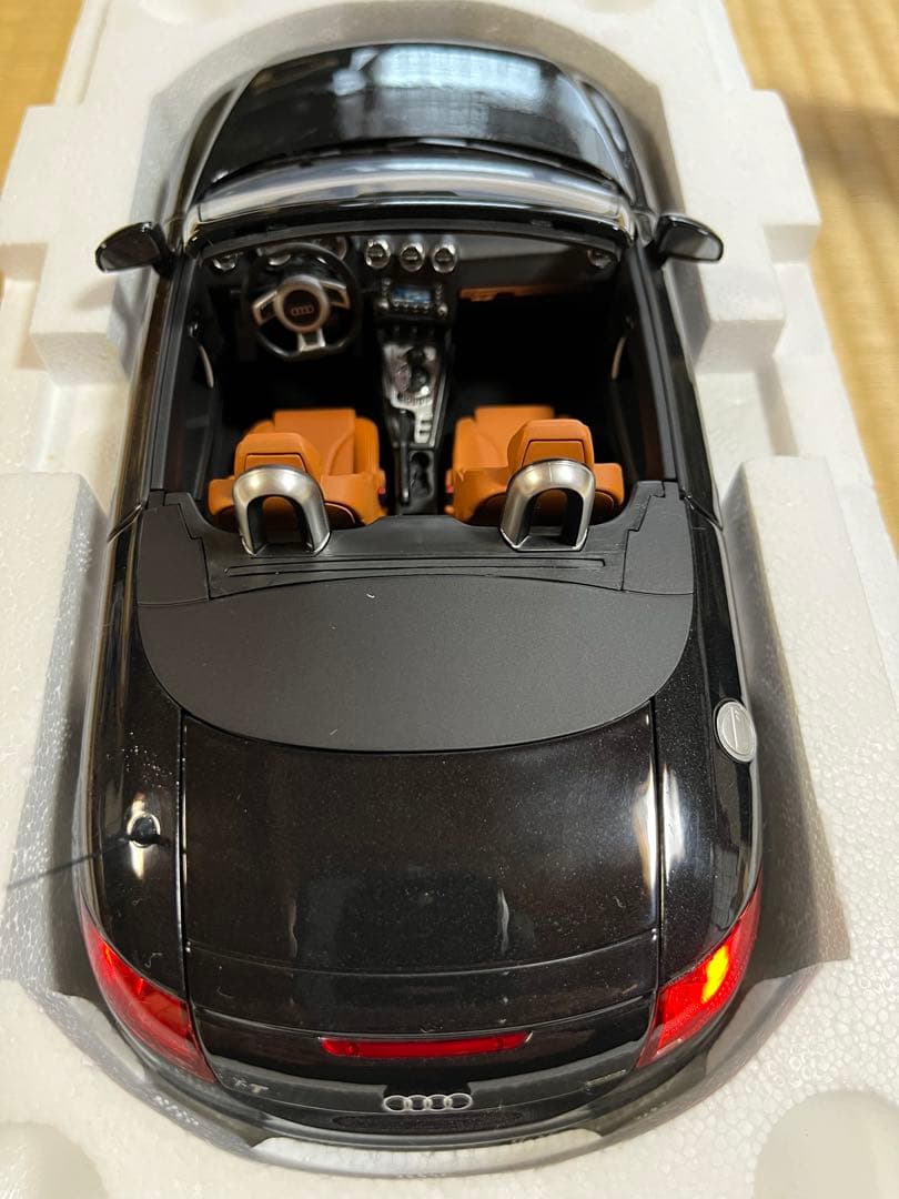 ミニチャンプス AUDI TT ROADSTER 2006 AUTOart