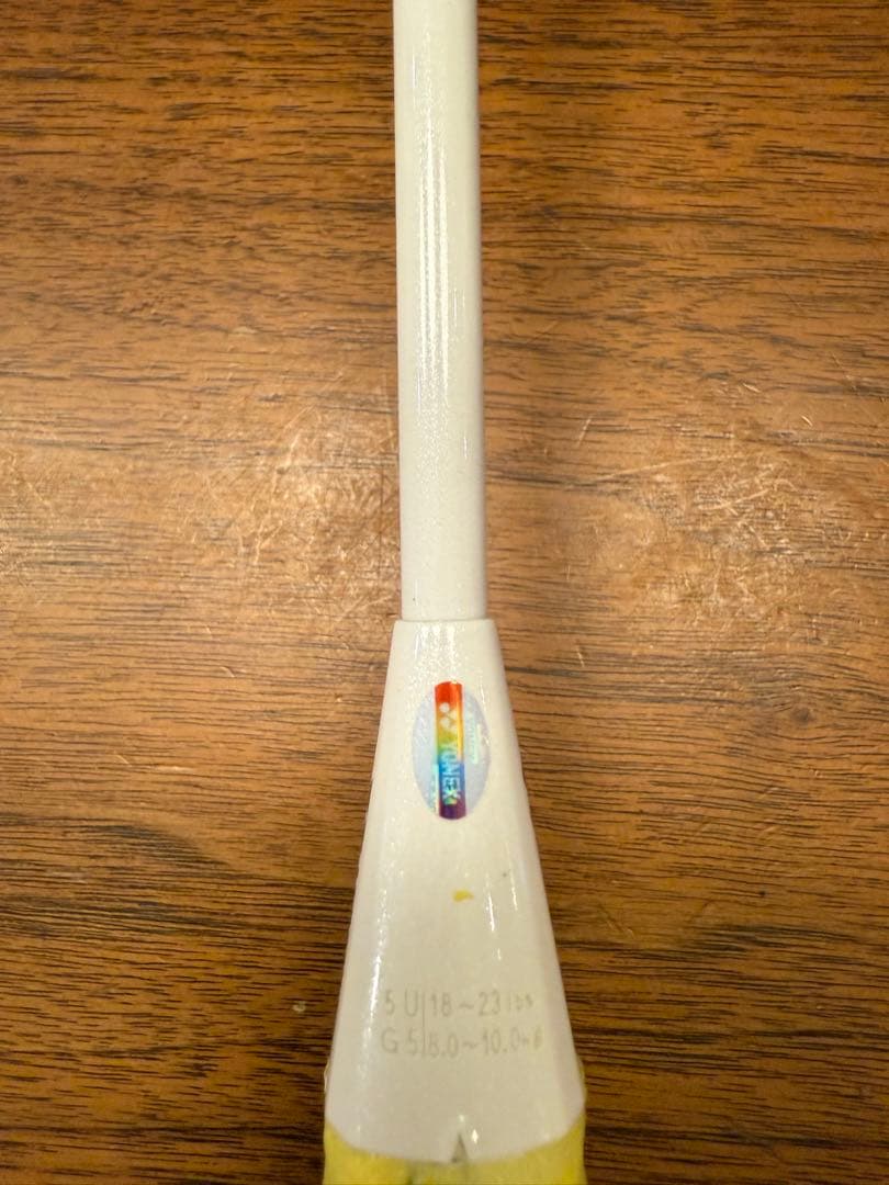 バドミントンラケット　YONEX ASTROX 33（アストロクス33）