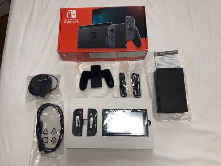 Nintendo 任天堂　Switch  スイッチ　グレー　ニンテンドー