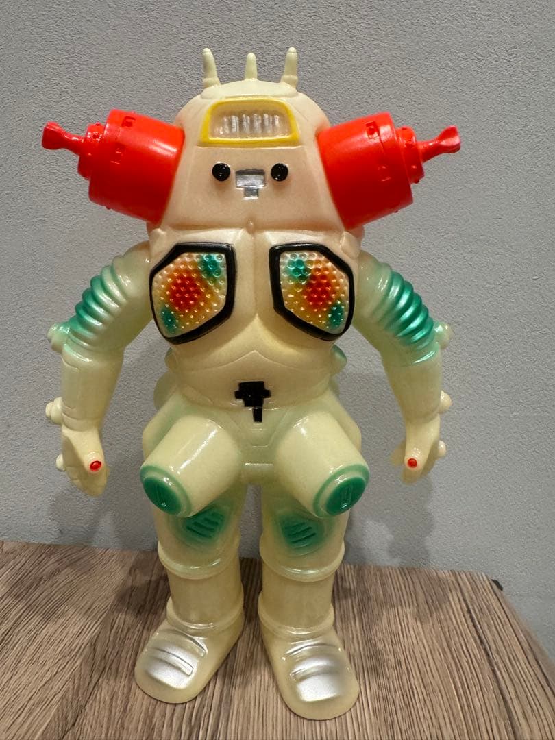 ブルマァクの怪獣シリーズ ウルトラセブン キングジョー蓄光版