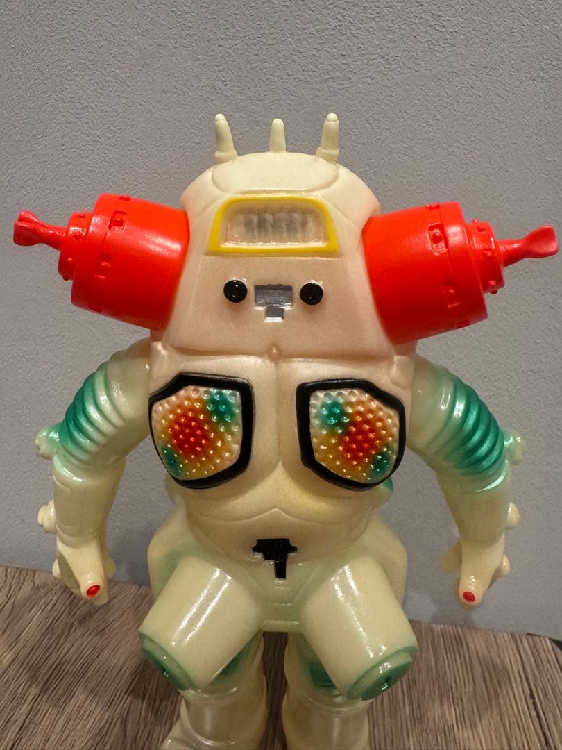 ブルマァクの怪獣シリーズ ウルトラセブン キングジョー蓄光版