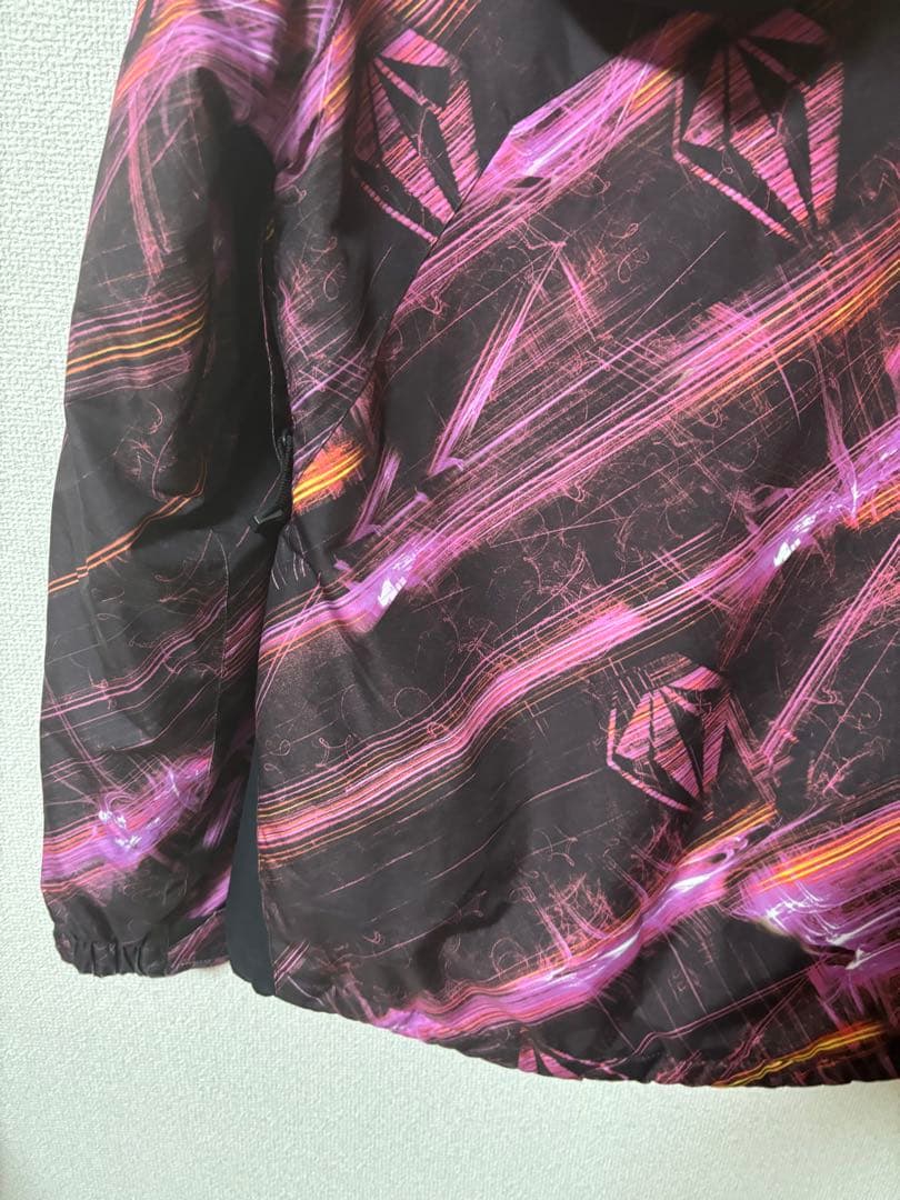 ボルコム スノーボードジャケット 女性用 黒ピンク