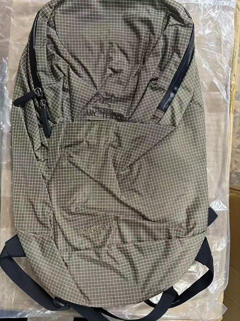 タグ付きARC'TERYX KONSEALS バックパック ブラウン・チェック柄