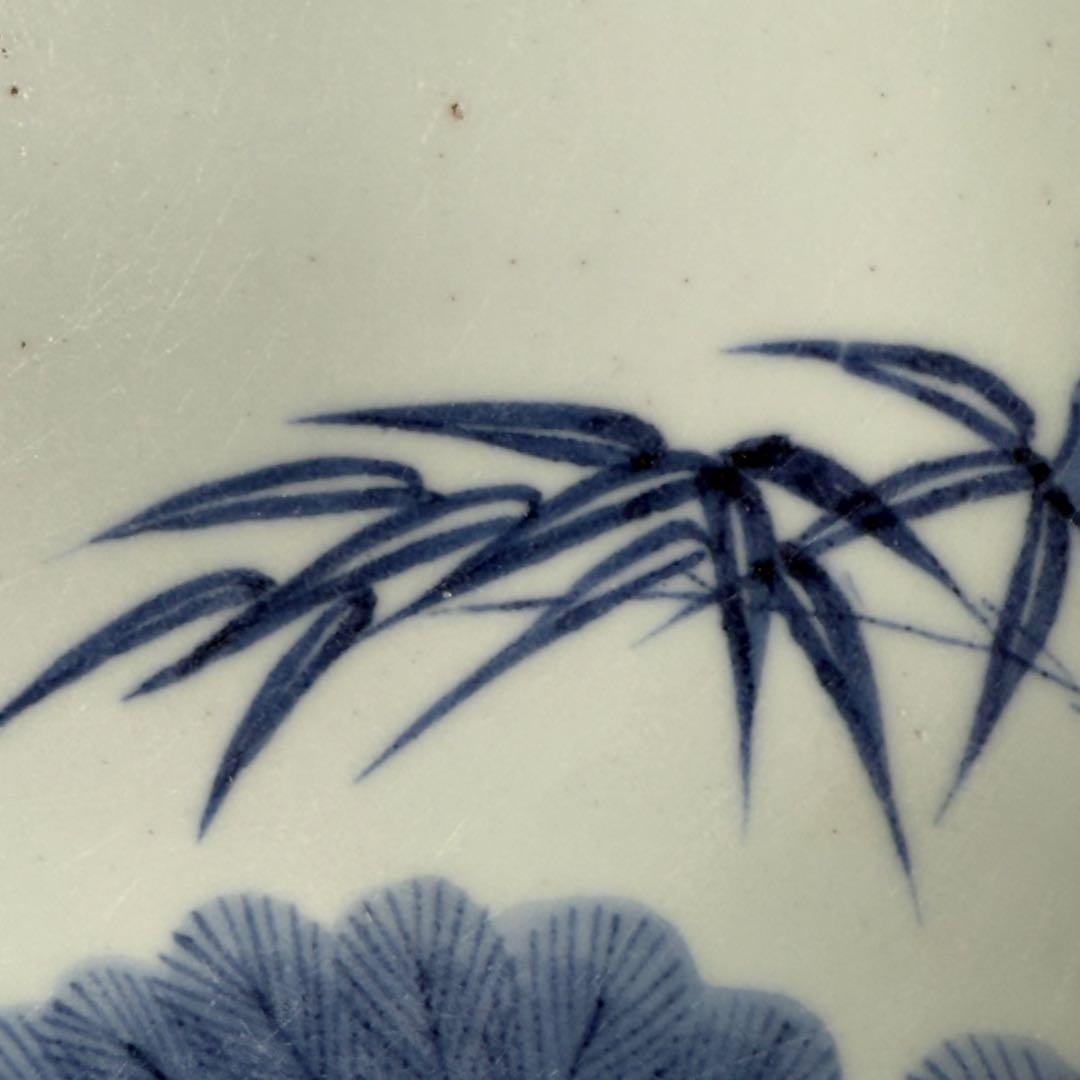 江戸後期　染付松竹梅大皿　後期鍋島　三方兜唐花文　高台櫛目文　桐箱付　34cm