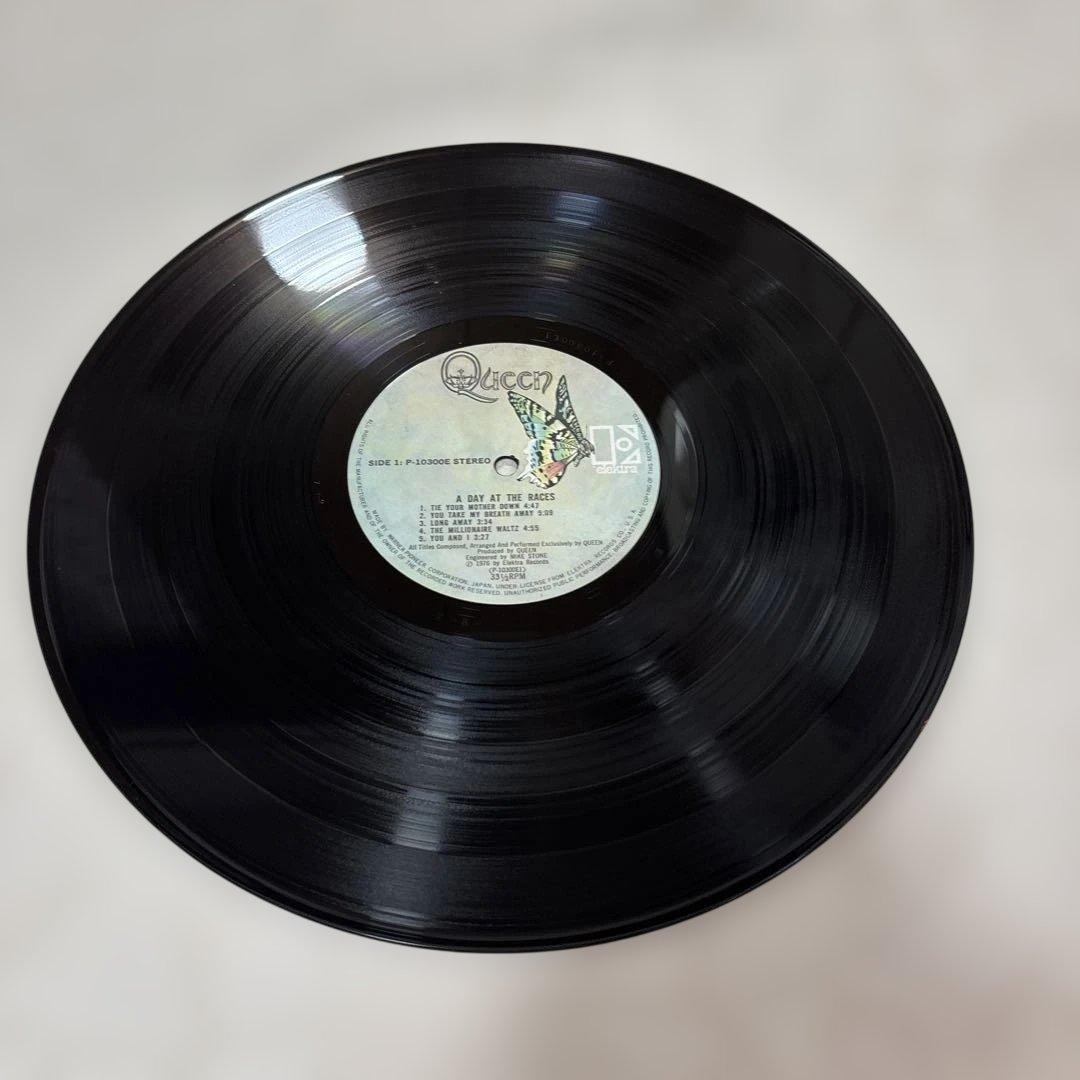 美品　Queen A Day At The Races レコード
