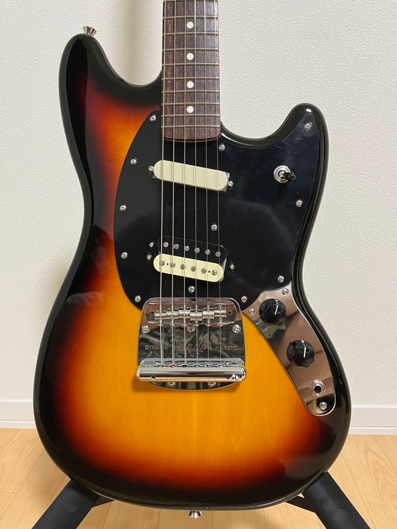ギター Fender Mustang Limited Run Reverse Head