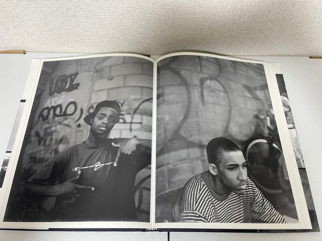 Ari Marcopoulos 写真集「OUT & ABOUT」　スケート