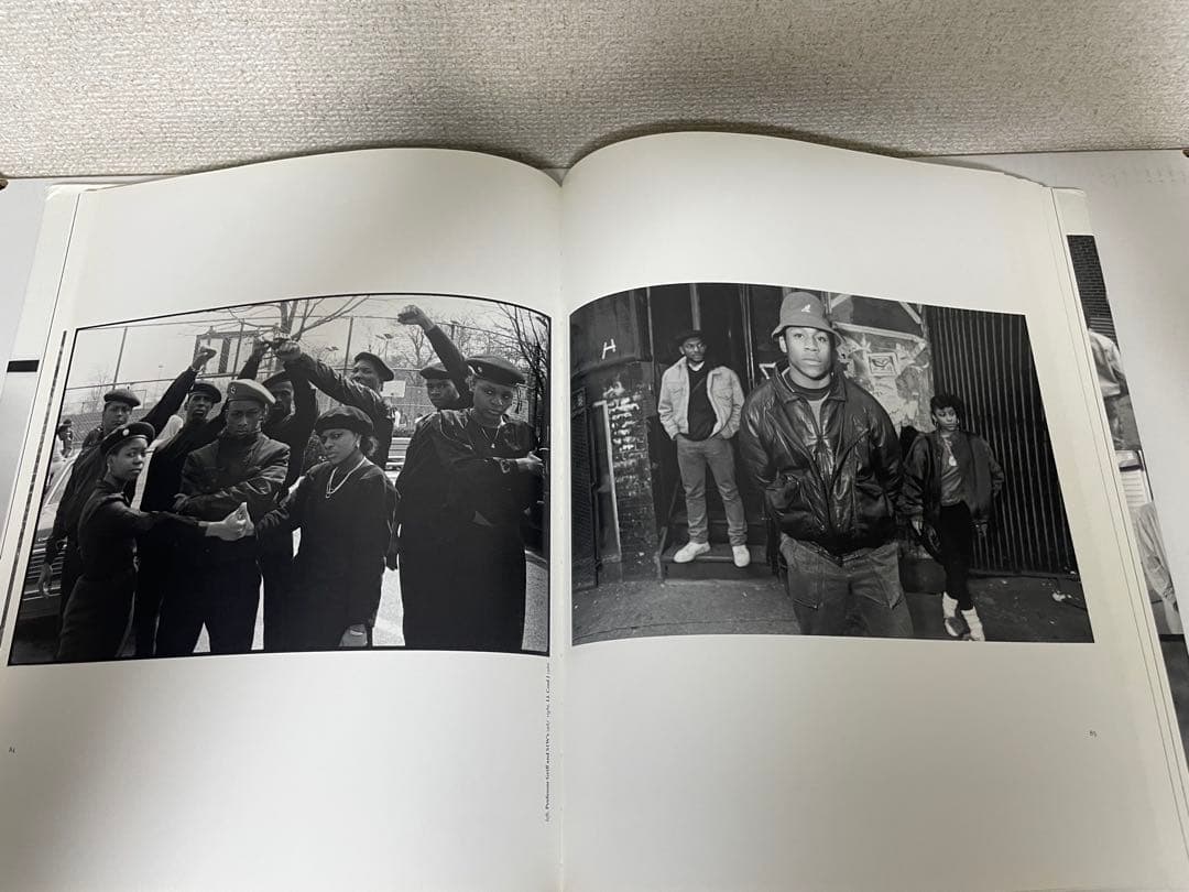 Ari Marcopoulos 写真集「OUT & ABOUT」　スケート