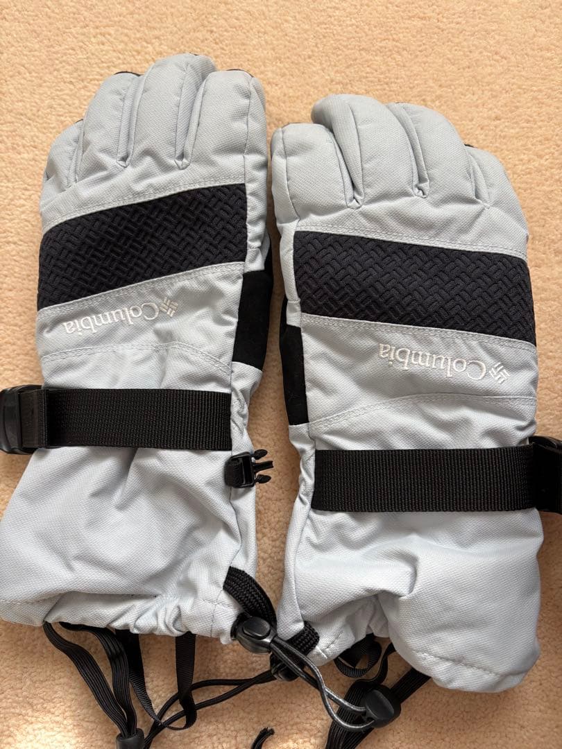 ONYONEスキーウエア(レディース)Lサイズ【スキーグローブ付き】