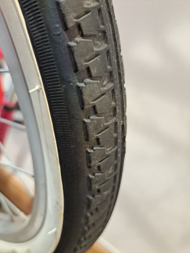 アサヒ子供用自転車 　赤　補助輪.補助バー.バスケット付き　18インチ