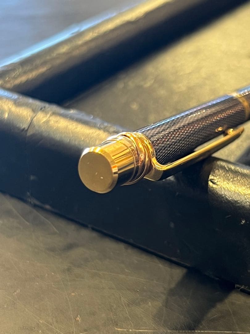 Must de cartierマストドゥカルティエ金色トリニティ黒ボールペン箱付