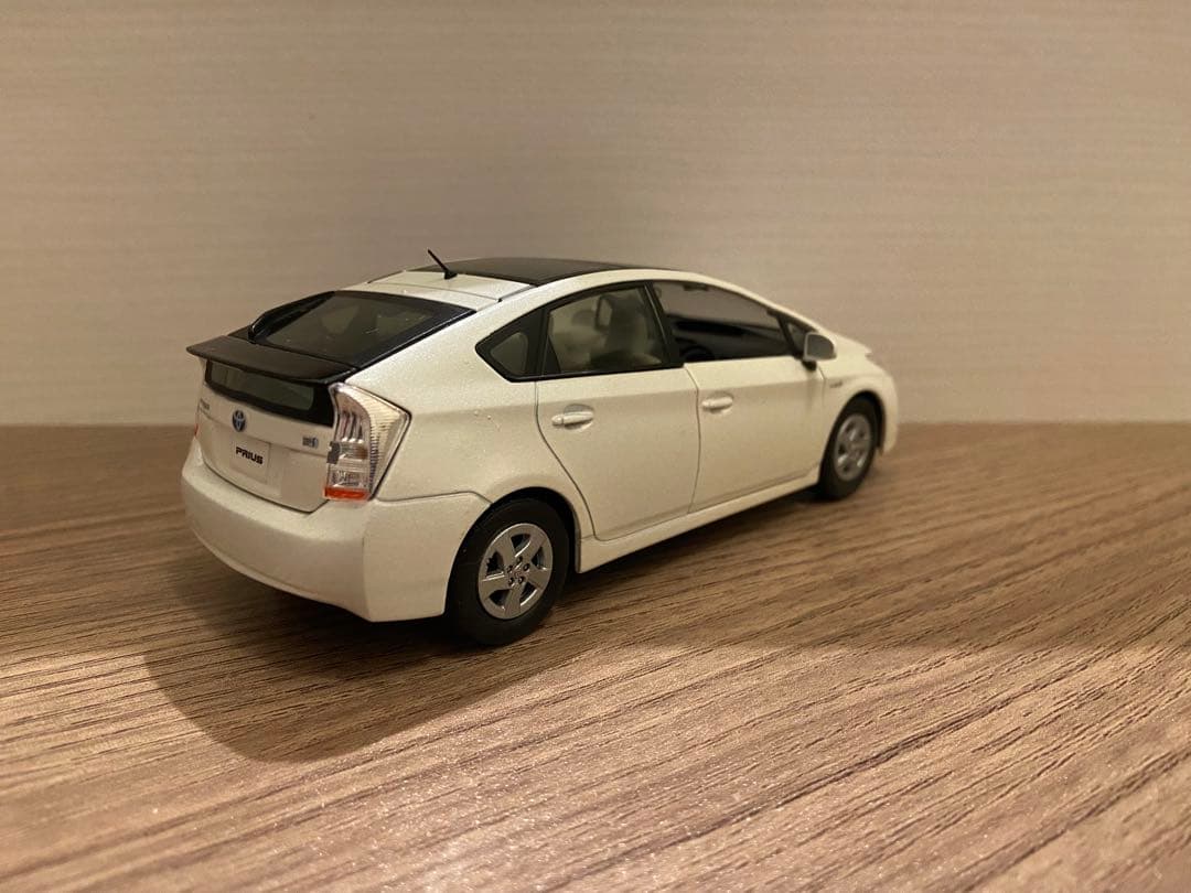 1/30 トヨタ　プリウス　カラーサンプル　非売品　ミニカー　ホワイトパール