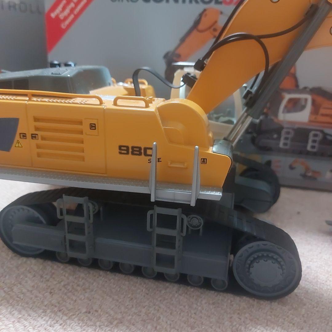 siku CONTROL1:32 ラジコンショベルカーLIEBHERR R980