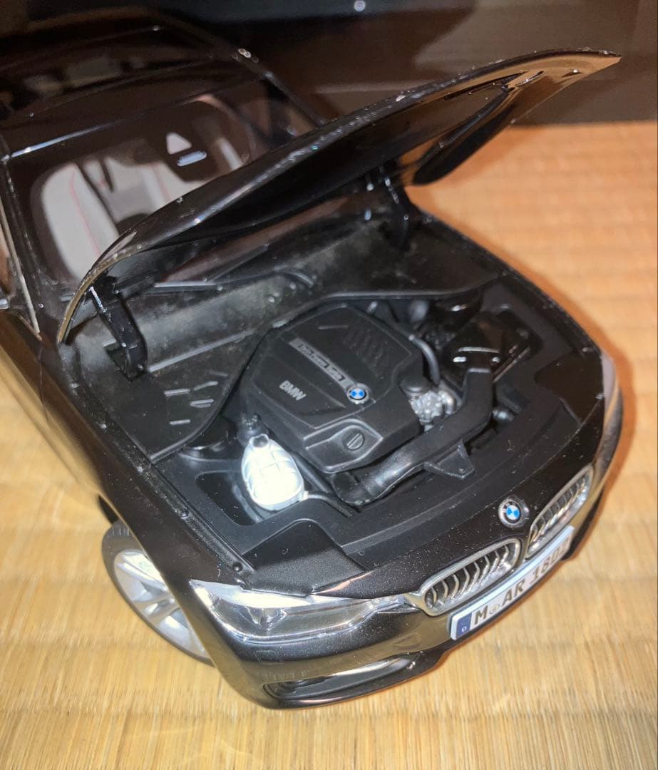 1/18 Paragon製  335i F30 ブラックサファイア