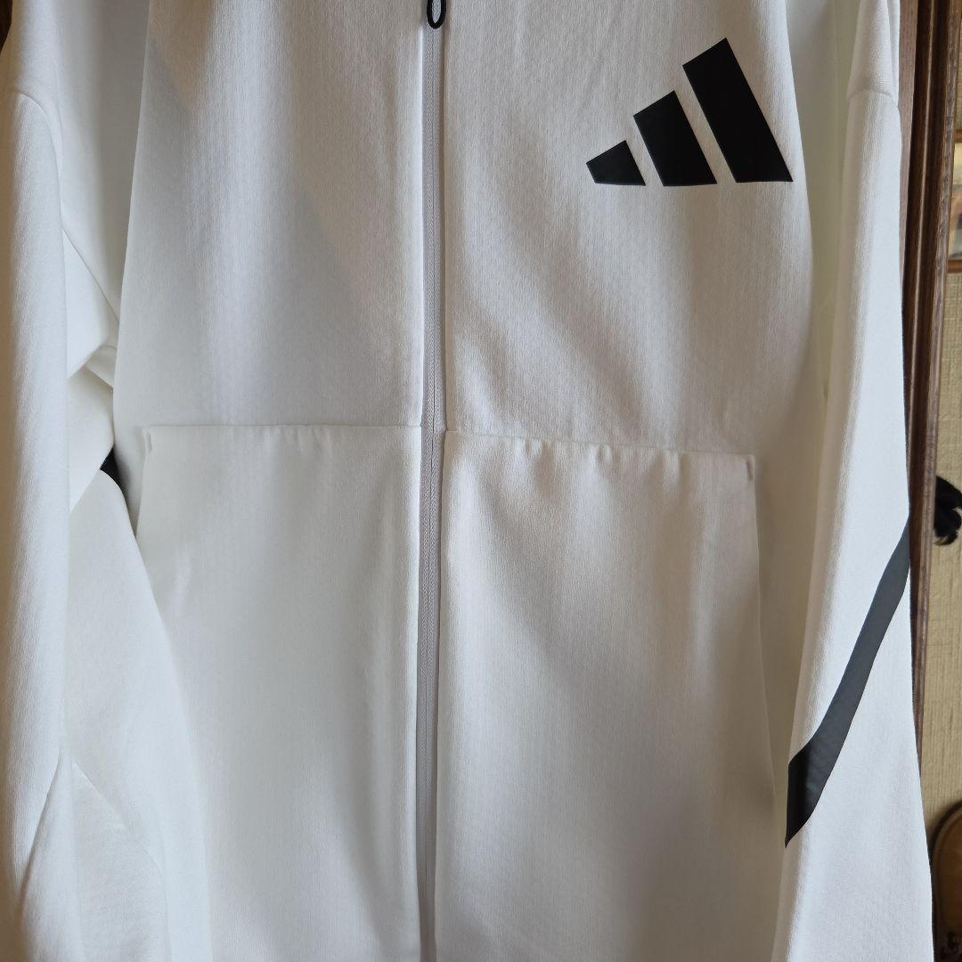 adidas　パーカーセットアップ Lサイズ　ホワイト/ブラック