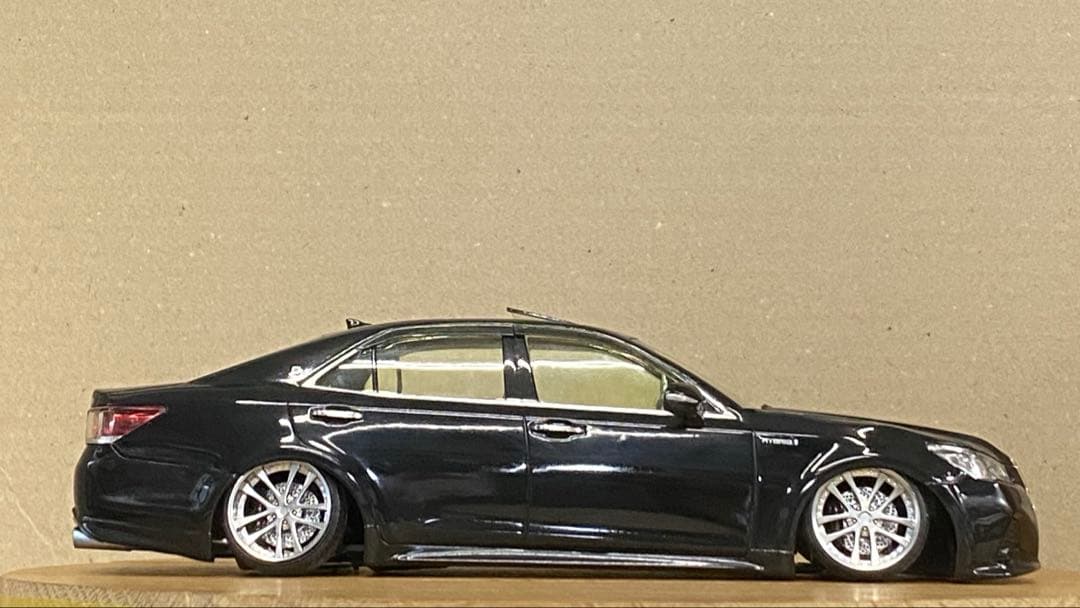 プラモデル完成品　アオシマ 1/24 214クラウンアスリート後期