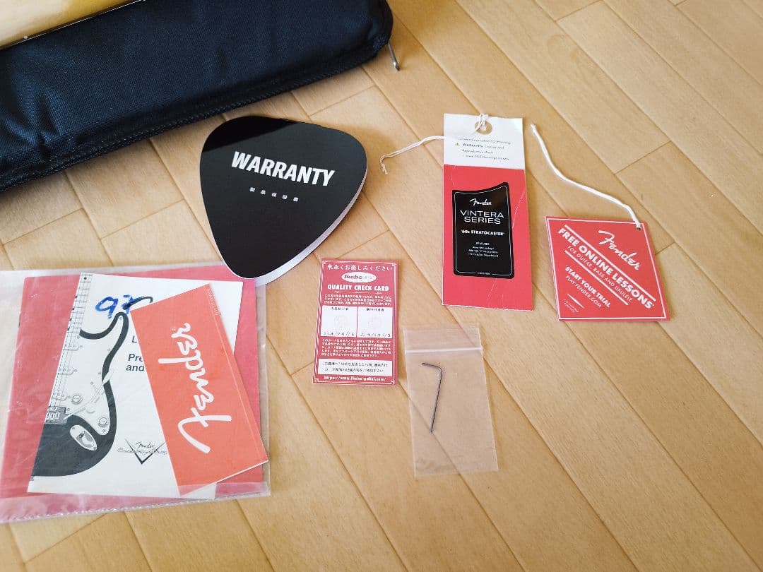 美品　fender Vintera Road Worn Stratocaster