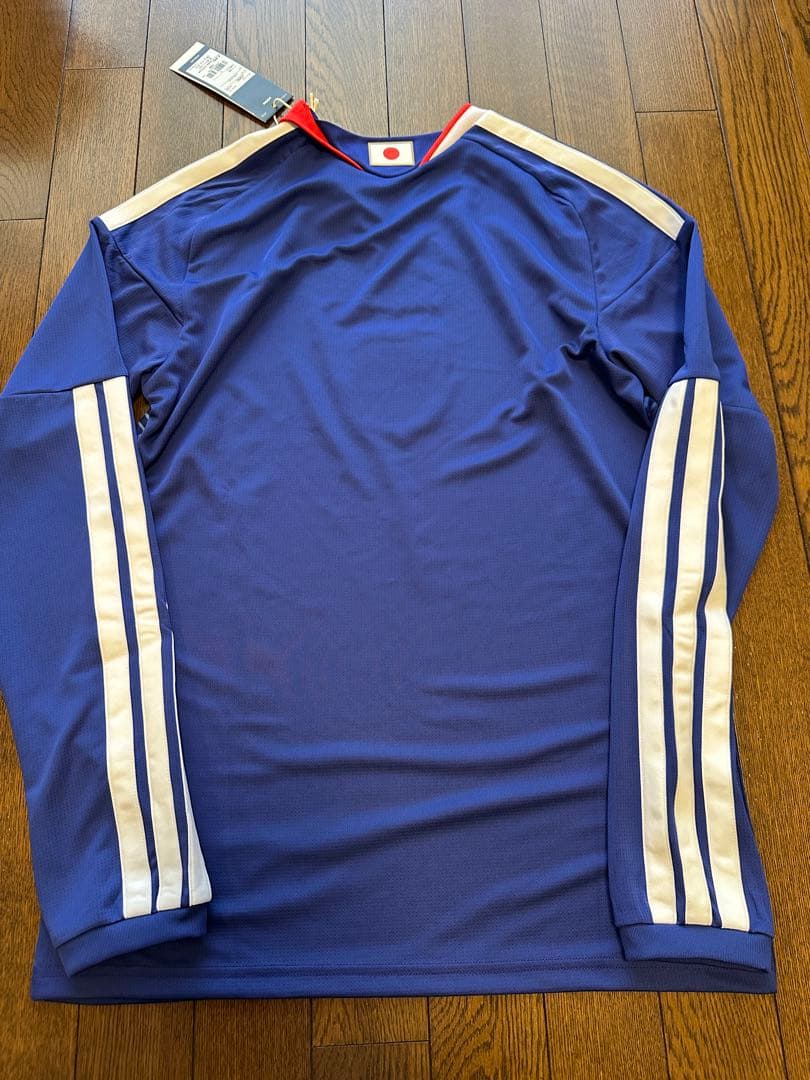 【新品タグ付】サッカー 日本代表 2026 ホーム　ユニフォーム S 長袖