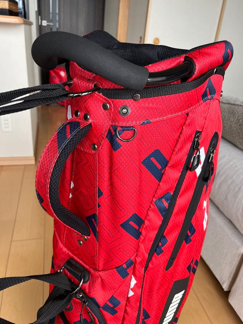 美品PUMAプーマ　スタンド式キャディバッグ 軽量2.8kg Pグラフィック