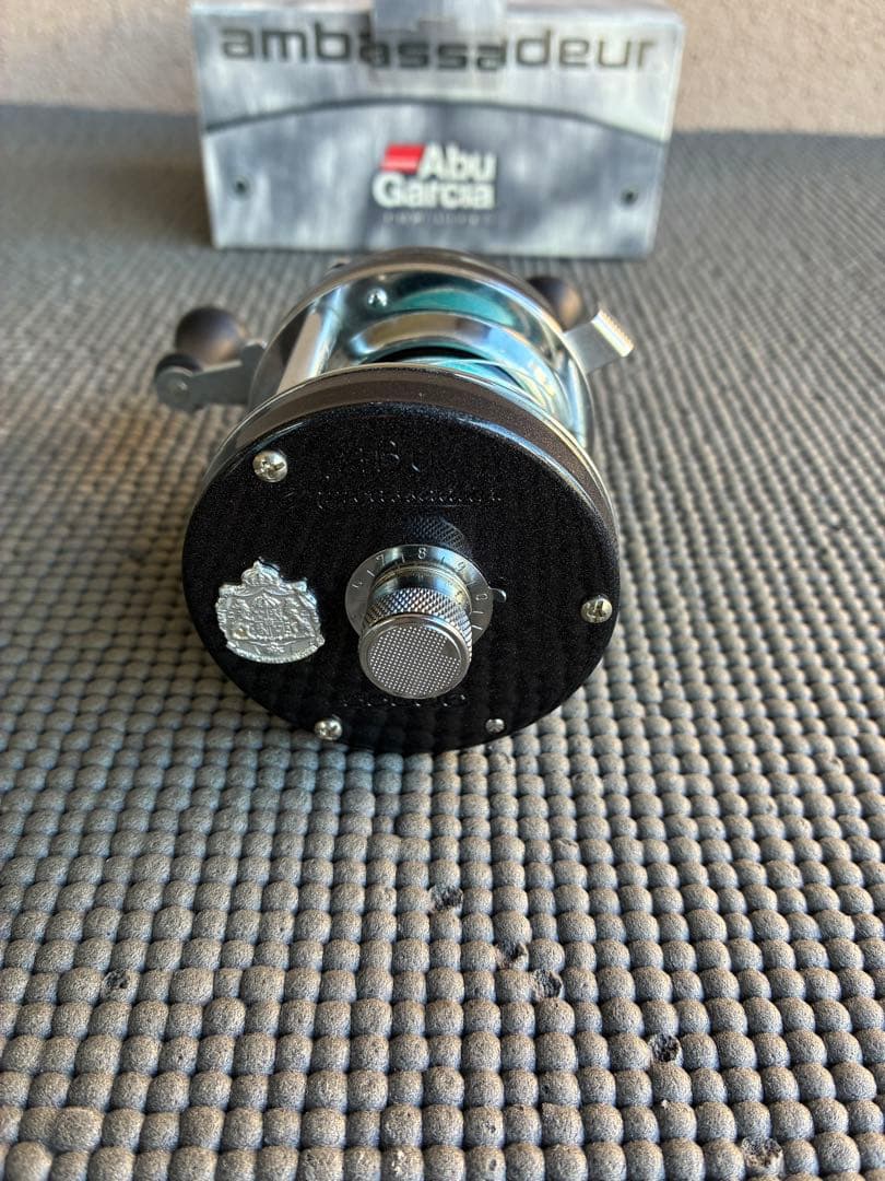 Abu Garcia 5500C PEARL BLACK ベイトリール