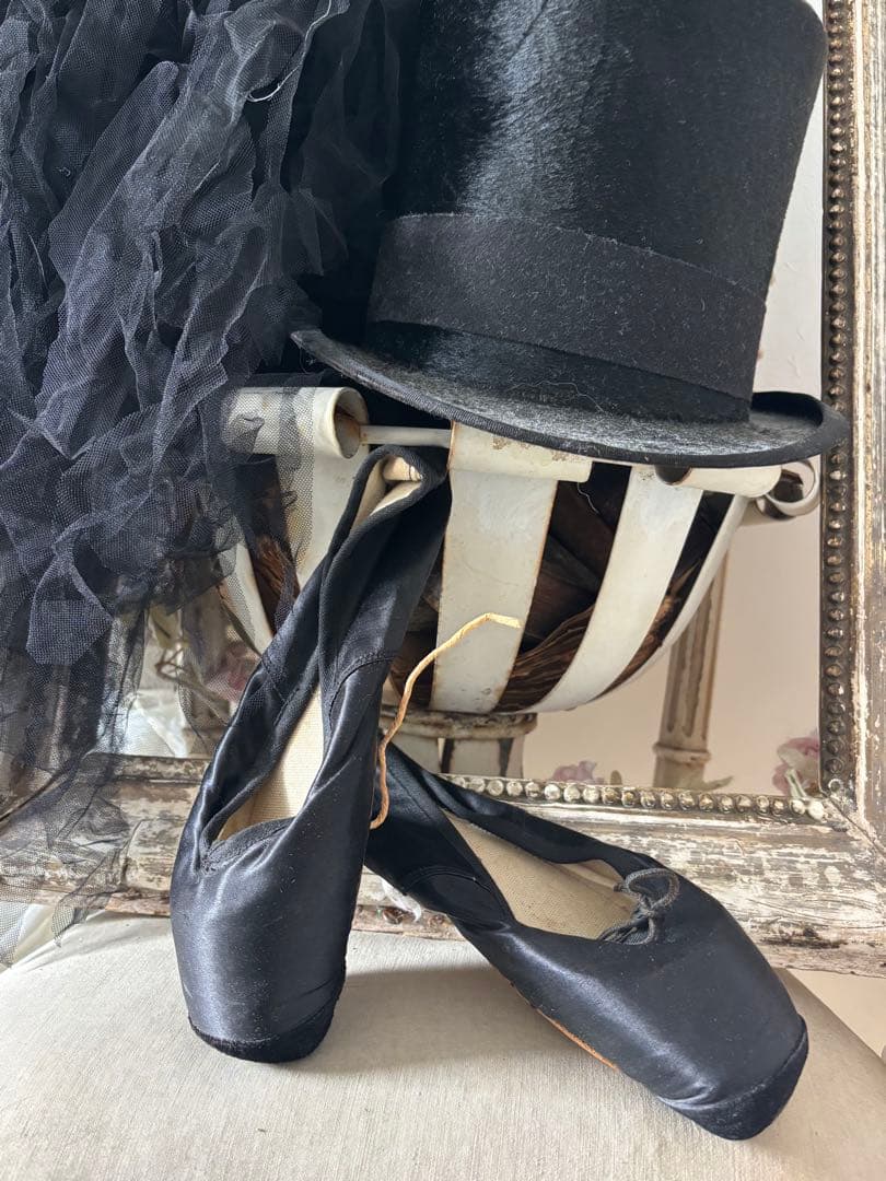 アンティーク雑貨 French Vintage Noir Ballet Slippers