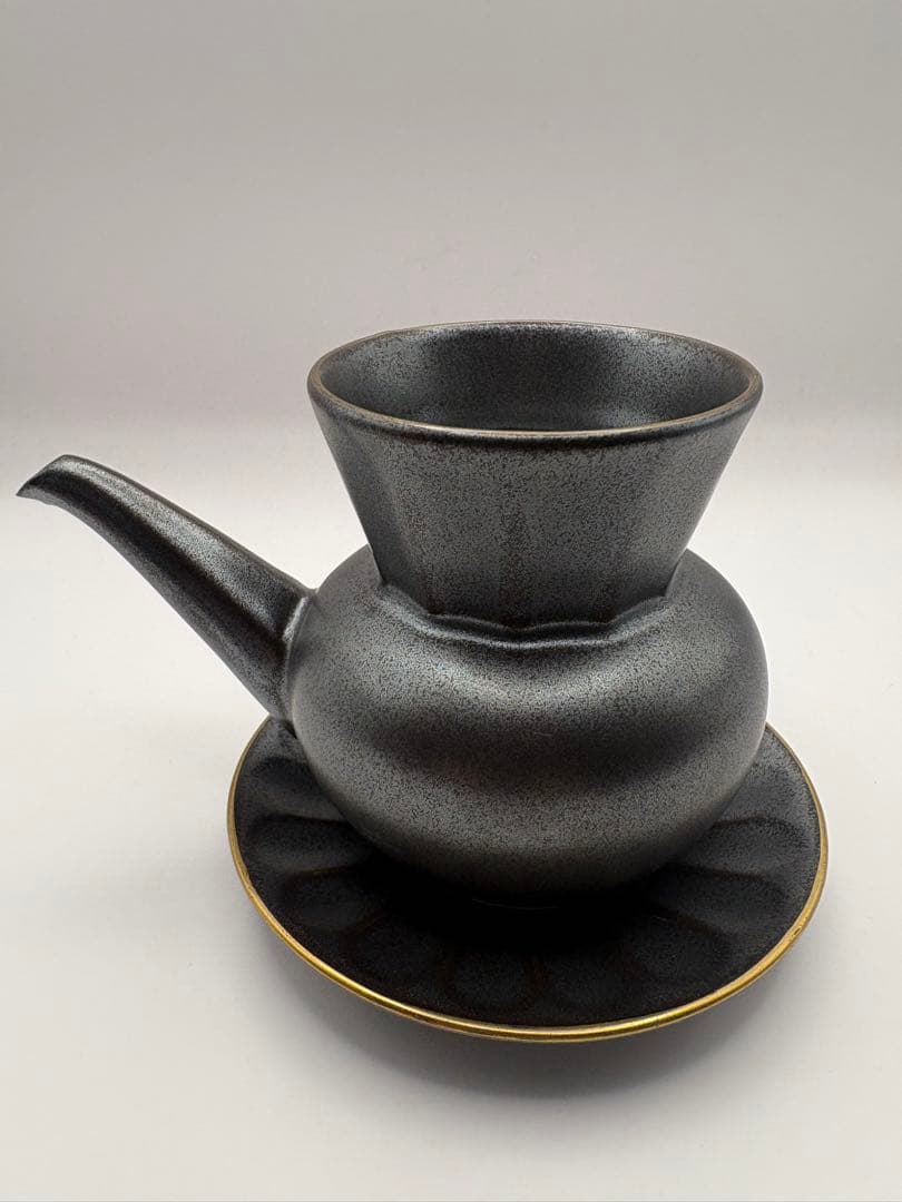 作家物 受け皿付き 陶印あり 黒釉 金縁 和モダン 茶器