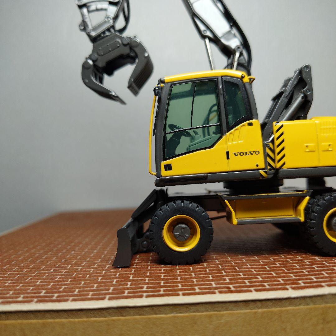 VOLVO EW180C ホイール式グラップル ボルボ NZG 1/50