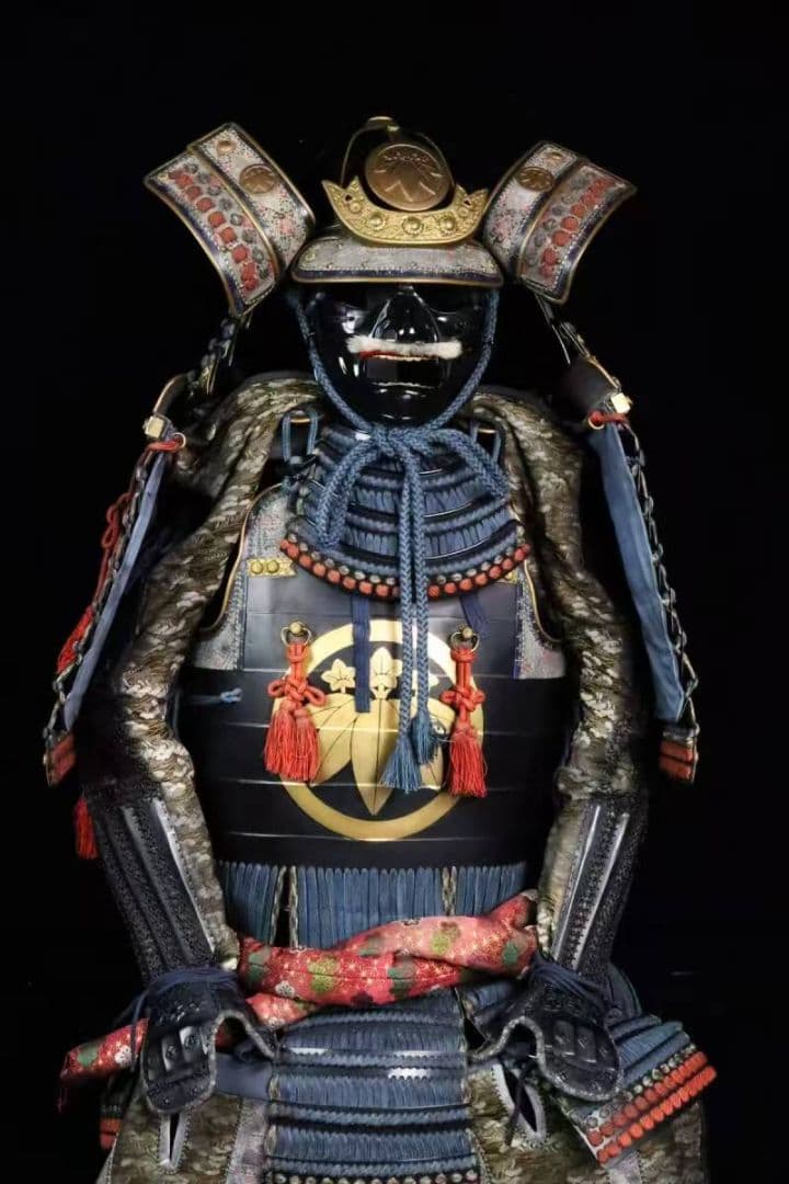 豪商旧家蔵出 五三桐家紋入大鎧 時代甲冑 二枚胴具足 大袖大身鎧 前立 陣羽織