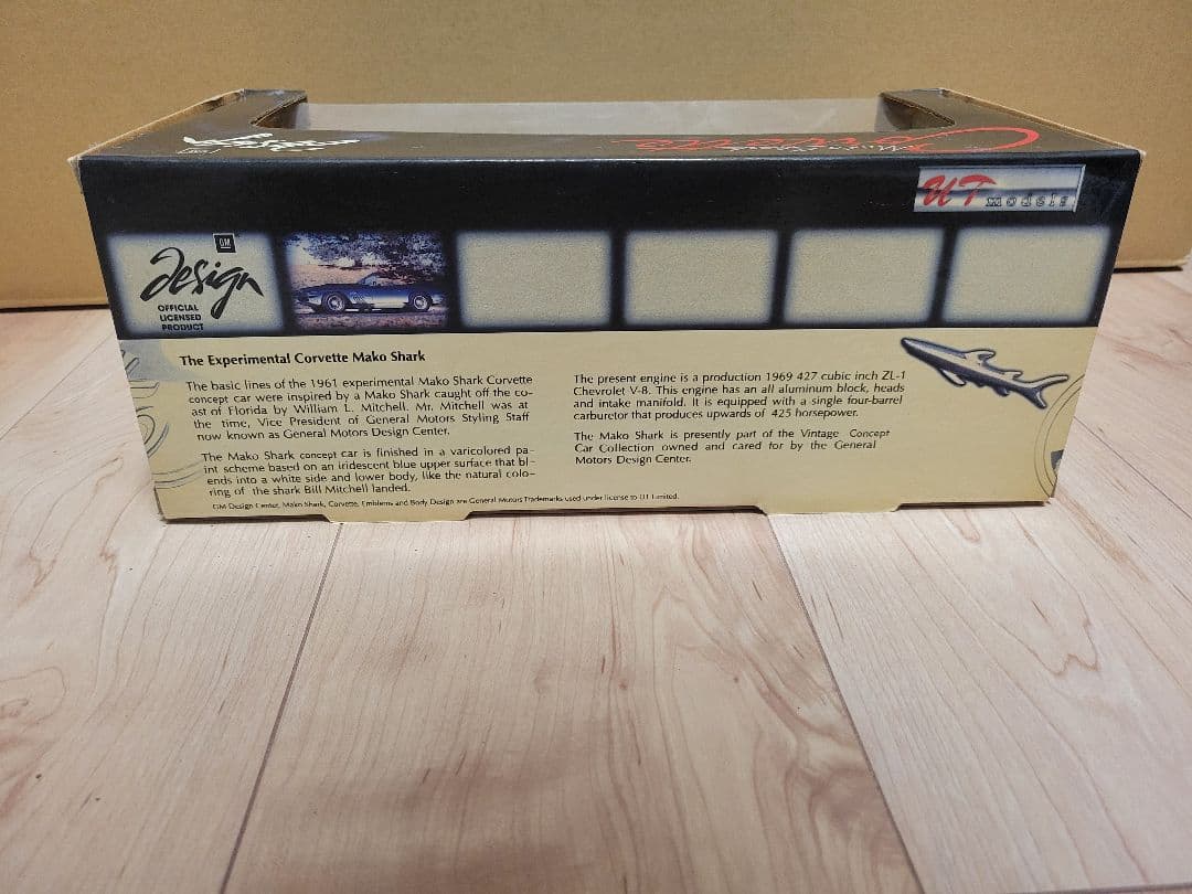 Chevrolet Corvette Mako Shark 1/18　シボレー