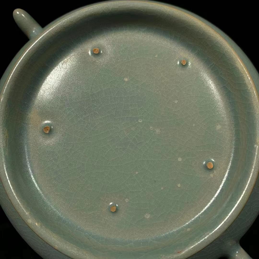 中国古美術・旧蔵の磁器・双龍耳香炉・8.5x16cm・置物・茶道具・書道・文房具