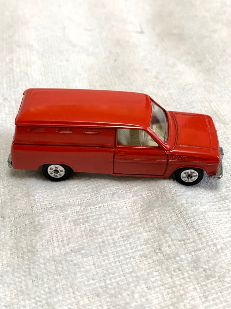 トミカ トヨタ ハイラックス 郵便車(黒箱　日本製)シール未使用