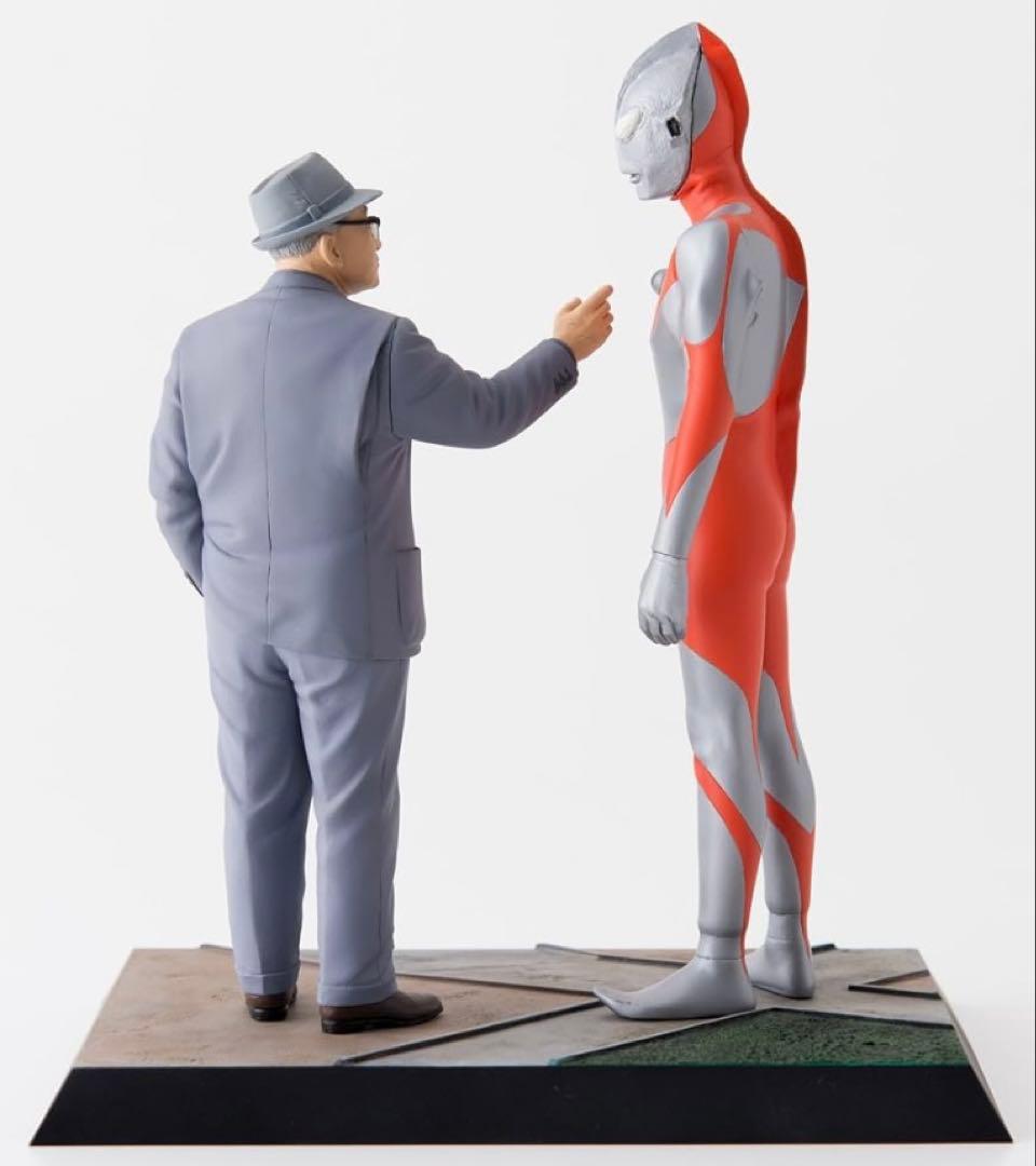 新品未開封　限定生産300個 1/12 円谷英二氏とウルトラマン スタチュー