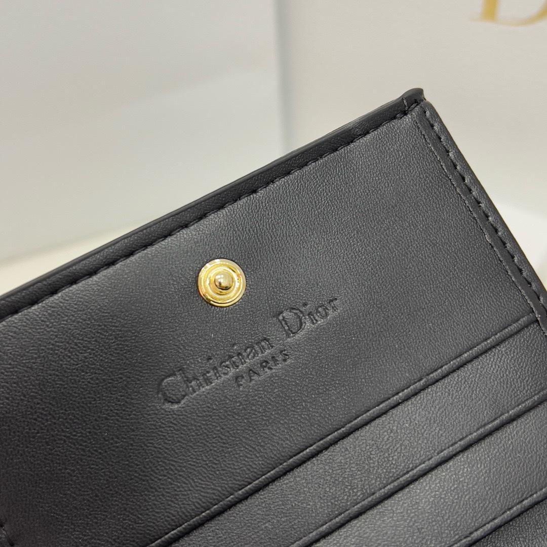 「最終価格」ブラック レザー 二つ折り財布