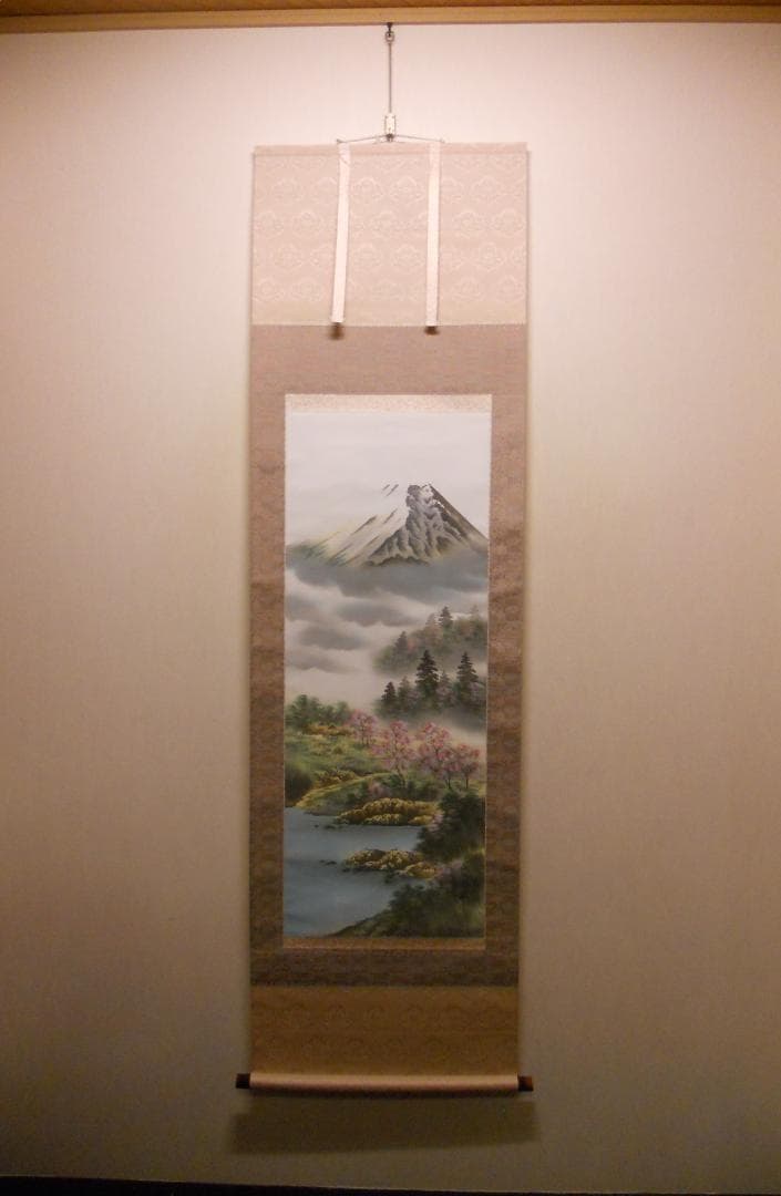 掛け軸 万峰 作 春山水 絹本 希少 軸装 茶道具 掛軸 美品 です。