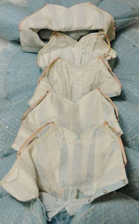 バレエ　チュチュ8着　水色シルバーレース　小学校2・3年生　冠、袖付