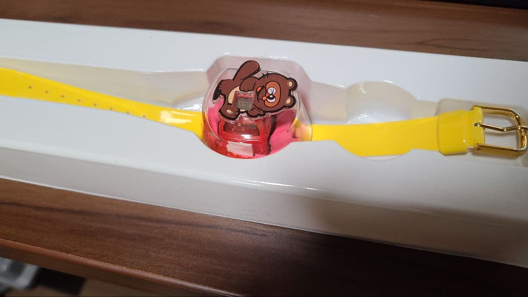 チョロQ 非売品　時計　ピンクor青or赤色