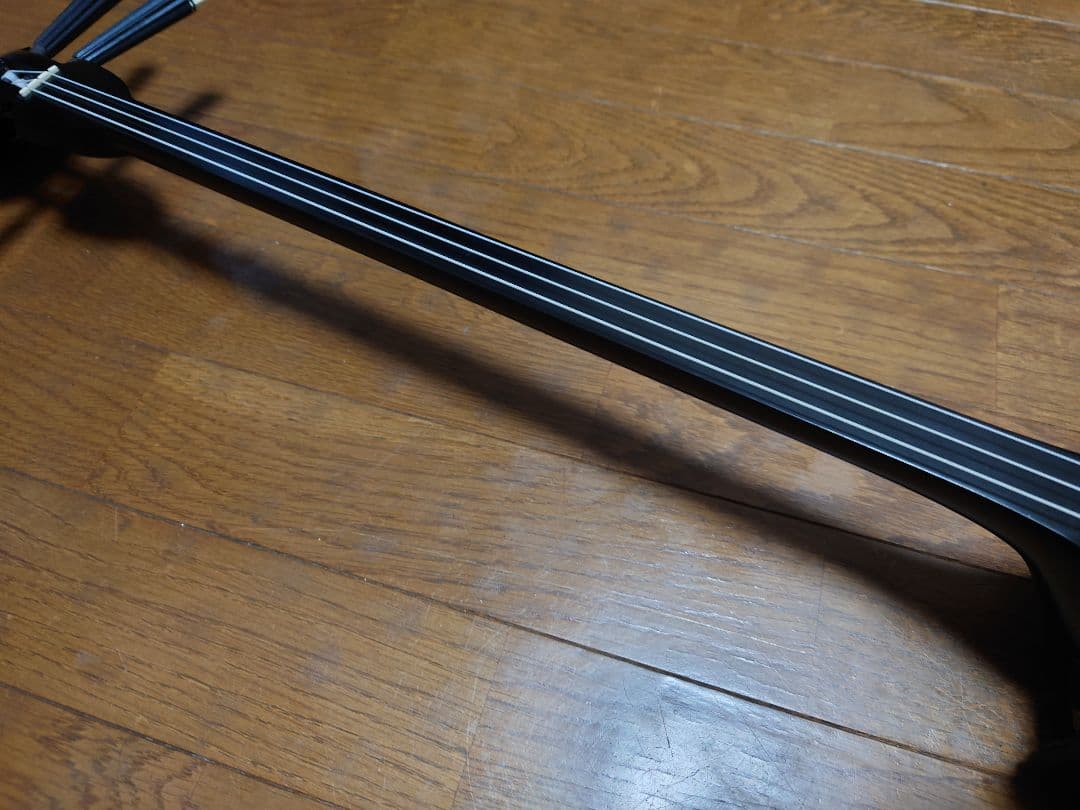 真壁型三線　黒木（カミゲン、真黒）　本皮1枚張