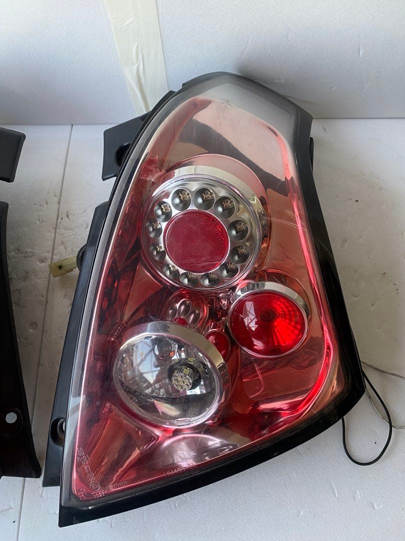 スズキ スイフトスポーツ ZC31S 社外 LEDテールランプ HANABI製
