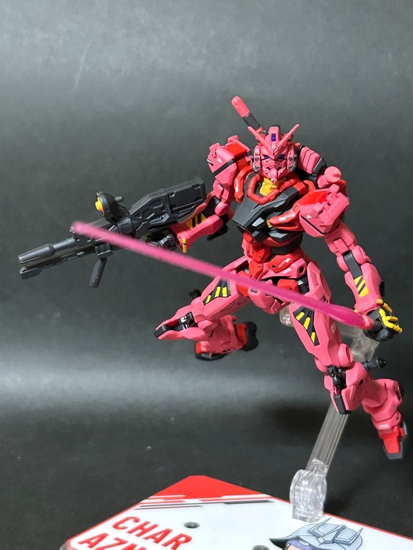 HG 赤いガンダム　シャア専用フルビット装備　塗装済み完成品　スタンド付き