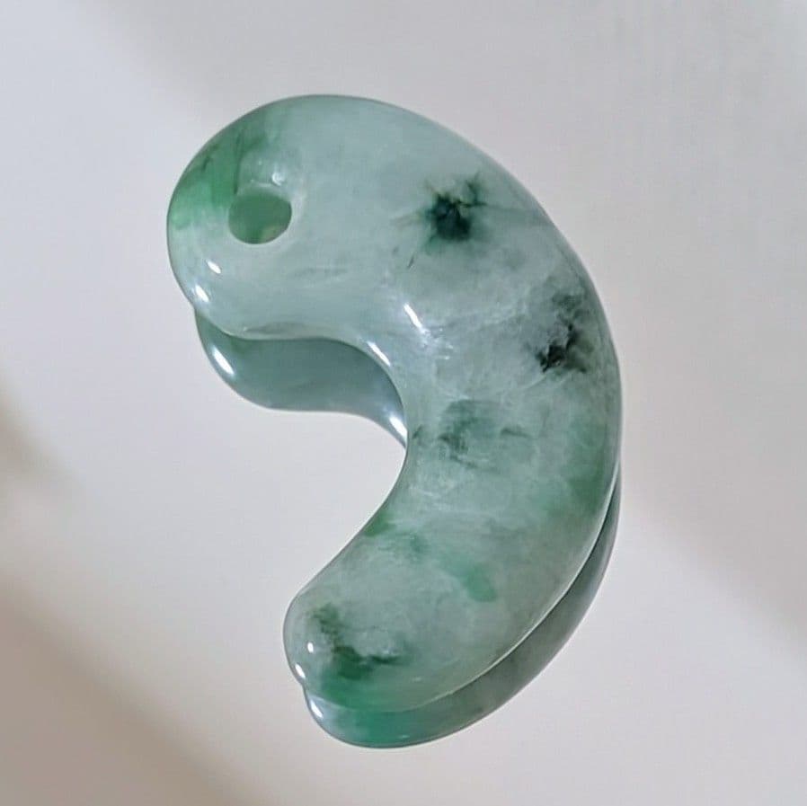 翡翠勾玉