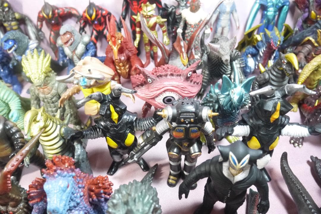 ウルトラ怪獣シリーズ　ほか　怪獣ソフビ　73体