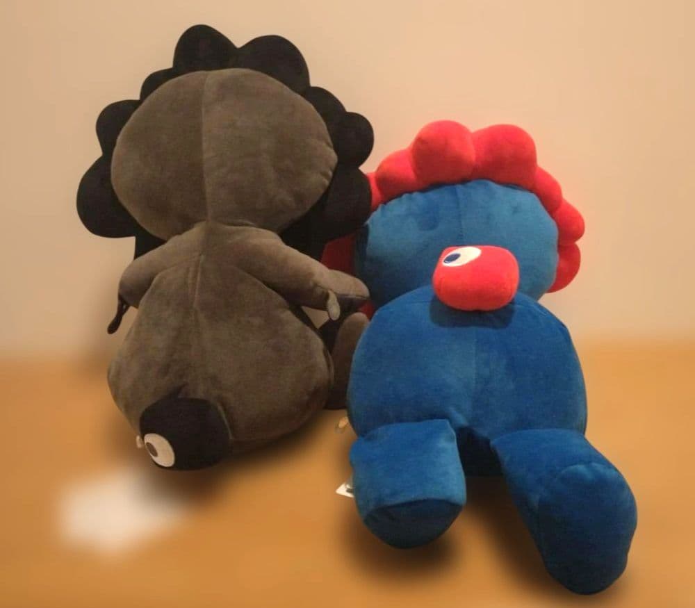 ミャクミャク　黒ミャクミャク　這い　お手玉風　Lサイズぬいぐるみセット
