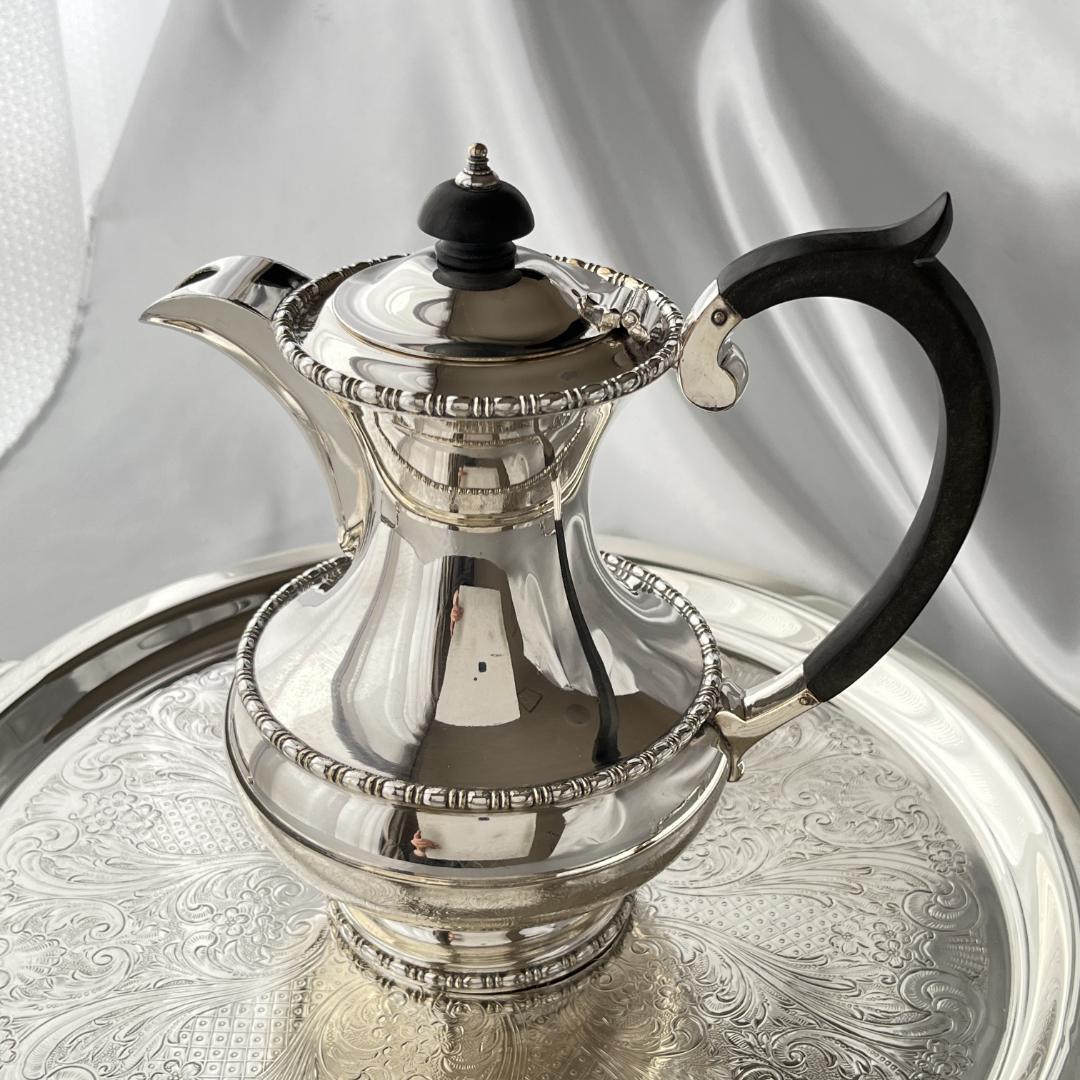 【Walker & Hall】 ペイズリーパターンのジャグ 【シルバープレート】